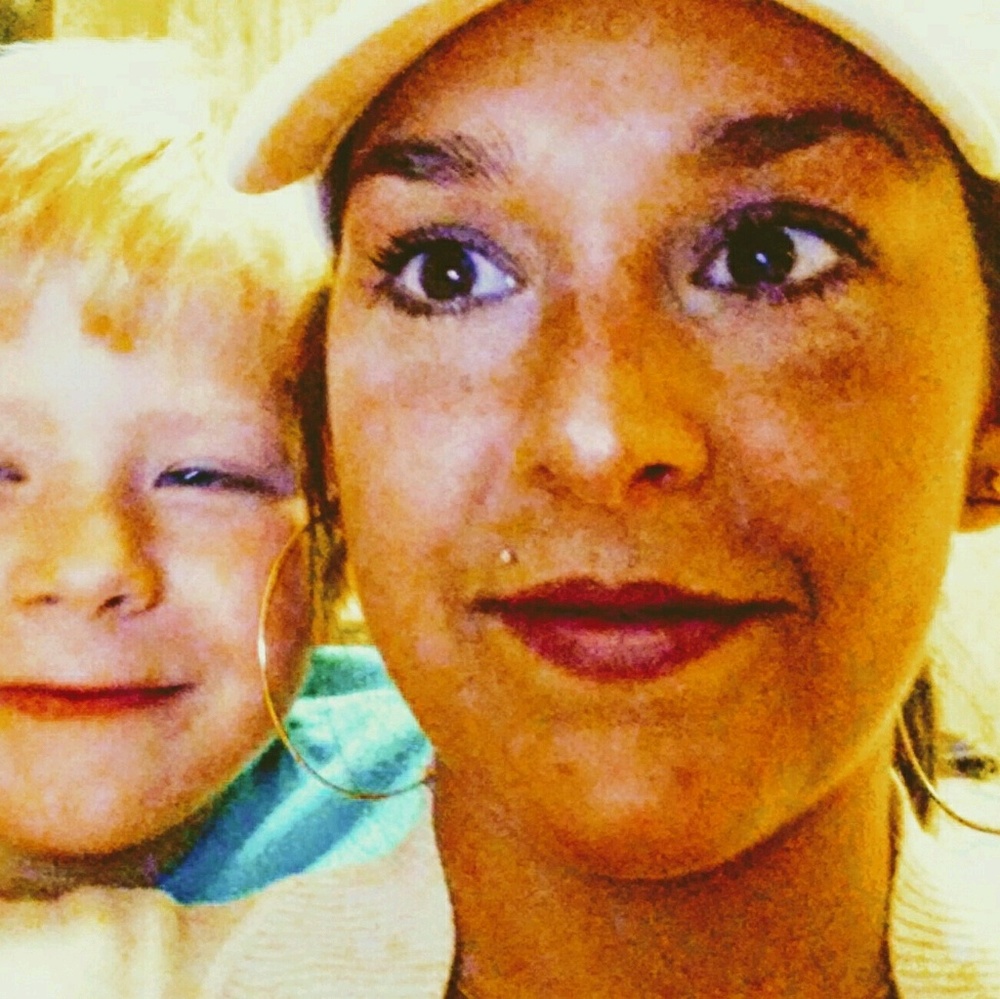 Meet your Posher, Holli